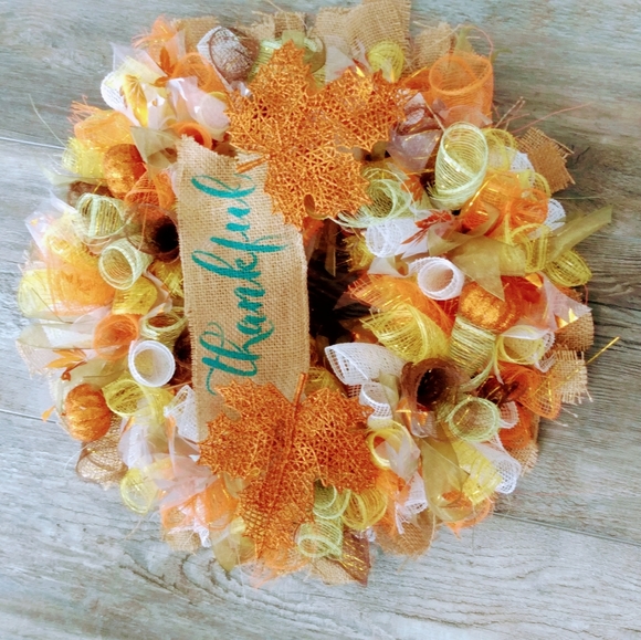 Fall Themed "Thankful" Wreath - Picture 8 of 9